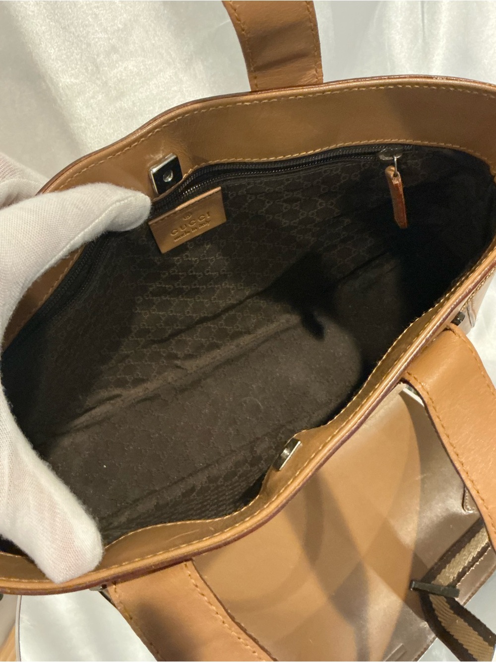 Preloved Gucci Brown Leather Tote with Striped Web Handles - Picture 4 of 8